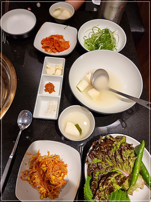 뚝배기솥뚜껑삼겹살 이미지