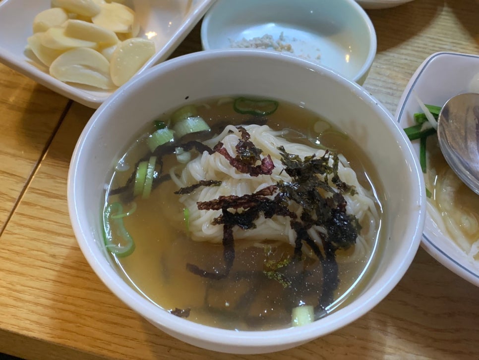 청정잔치국수 이미지