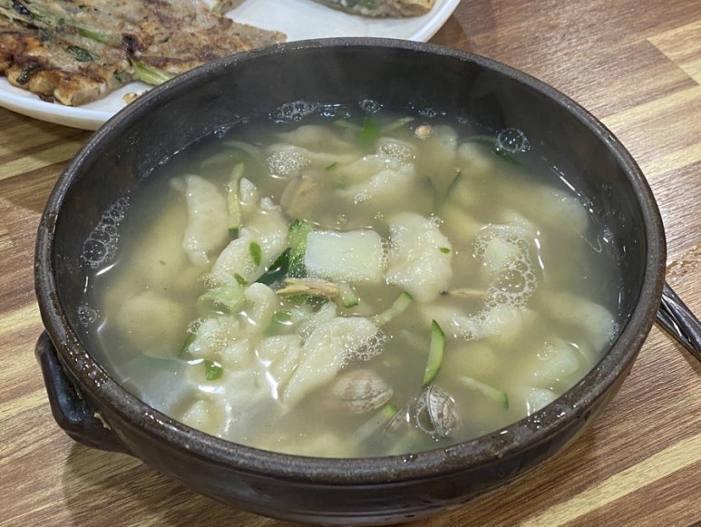 고박사조개손칼국수 이미지