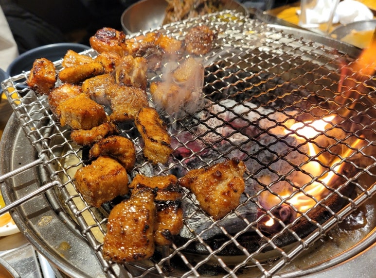 궁전숯불갈비목살 이미지