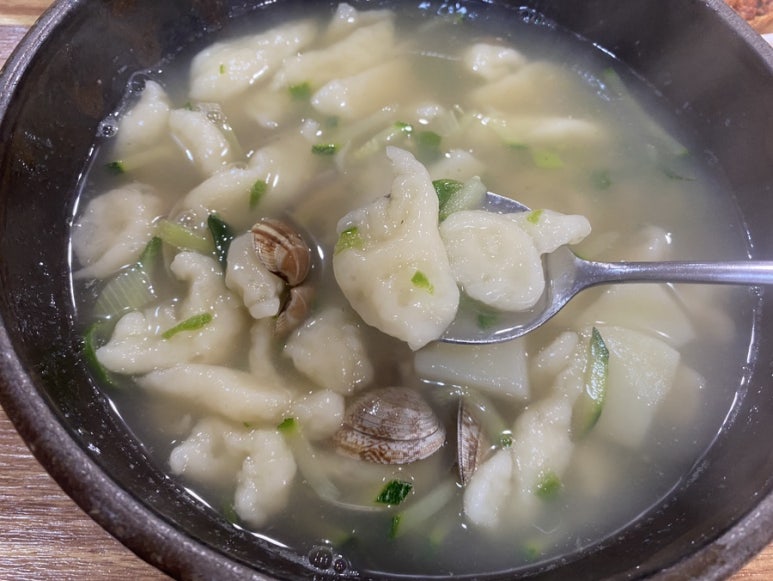 고박사조개손칼국수 이미지