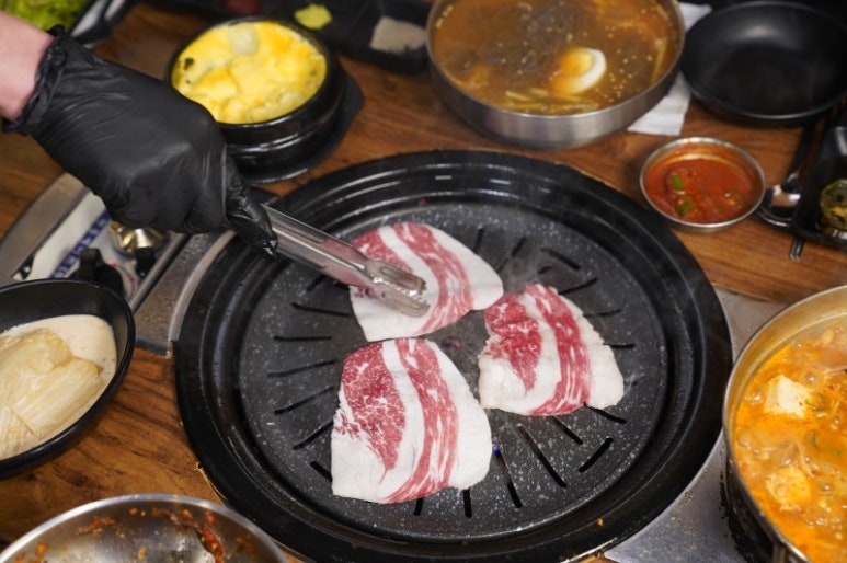 육시리 이미지