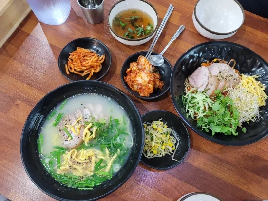 꺼멍때지국수 이미지