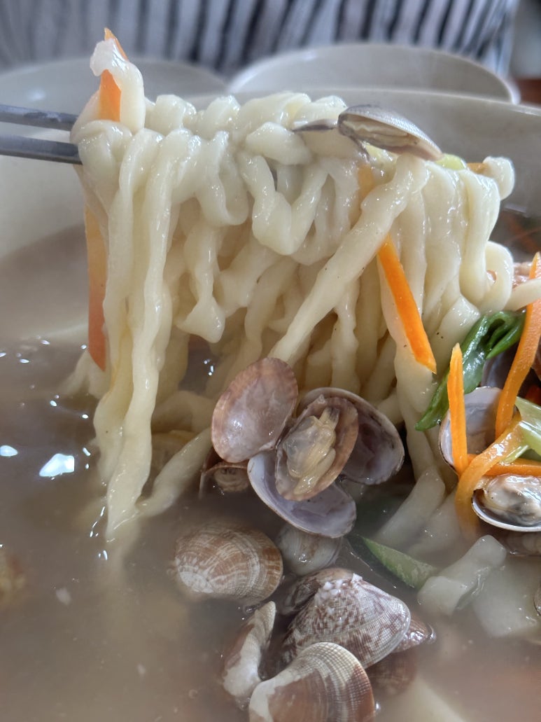산촌칼국수 이미지