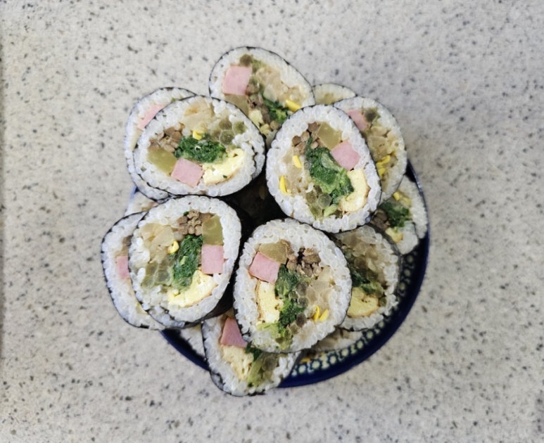 햄을품은김밥 이미지
