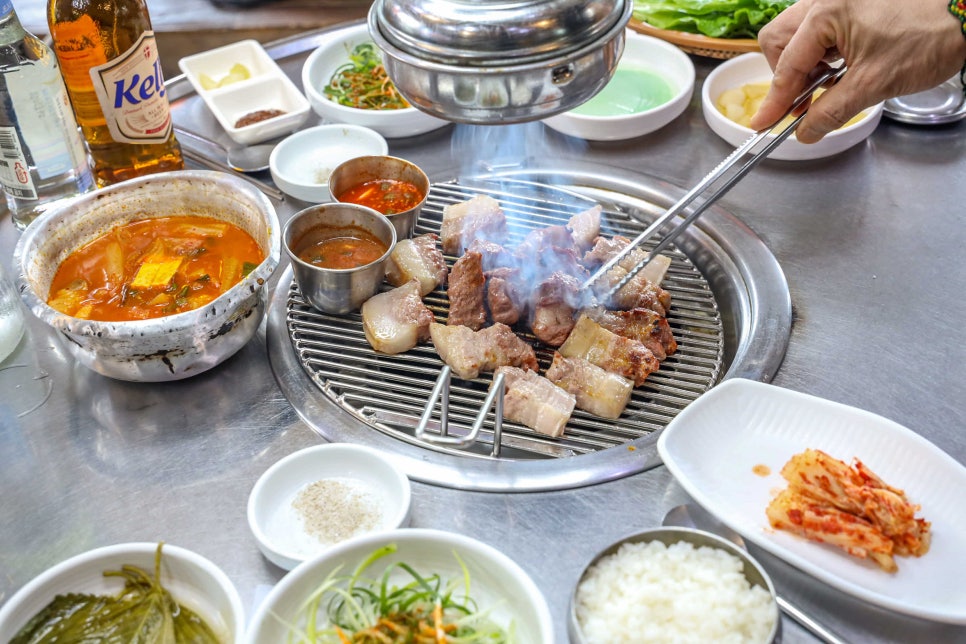 여기오면돈돼지 이미지