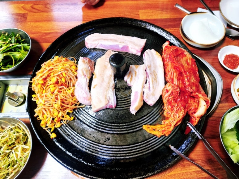 정가솥뚜껑삼겹살 이미지
