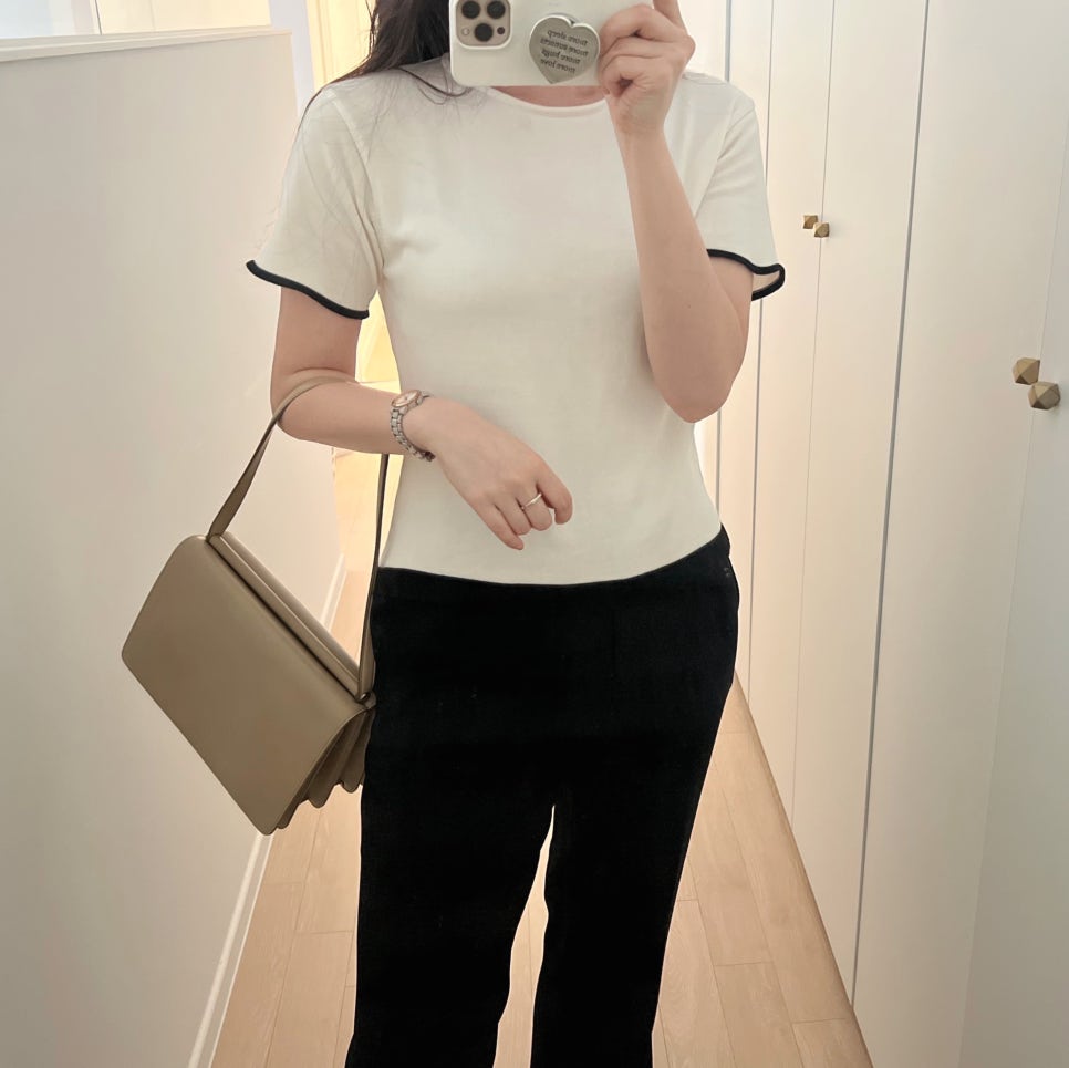아델라인니트 이미지