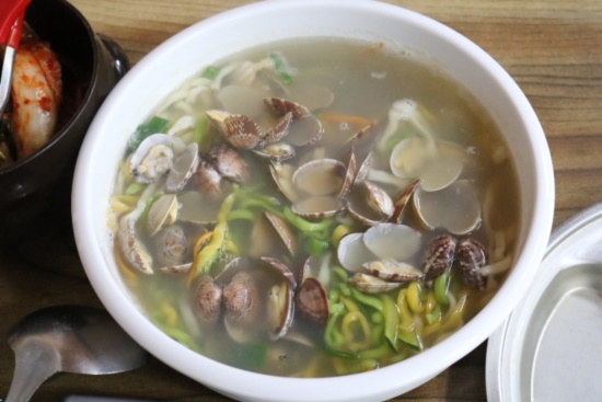 옛날바지락칼국수 이미지