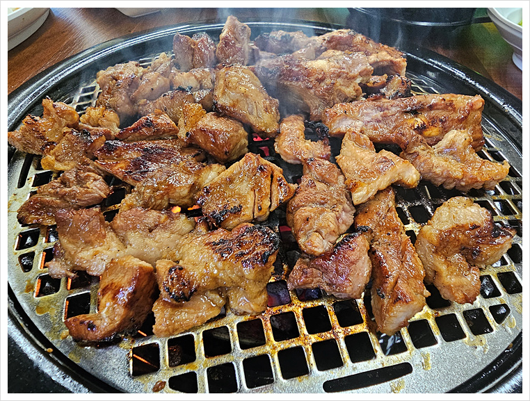 수제숯불양념갈비 이미지