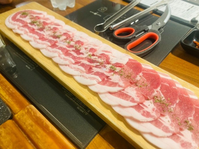 삼겹삼겹 이미지