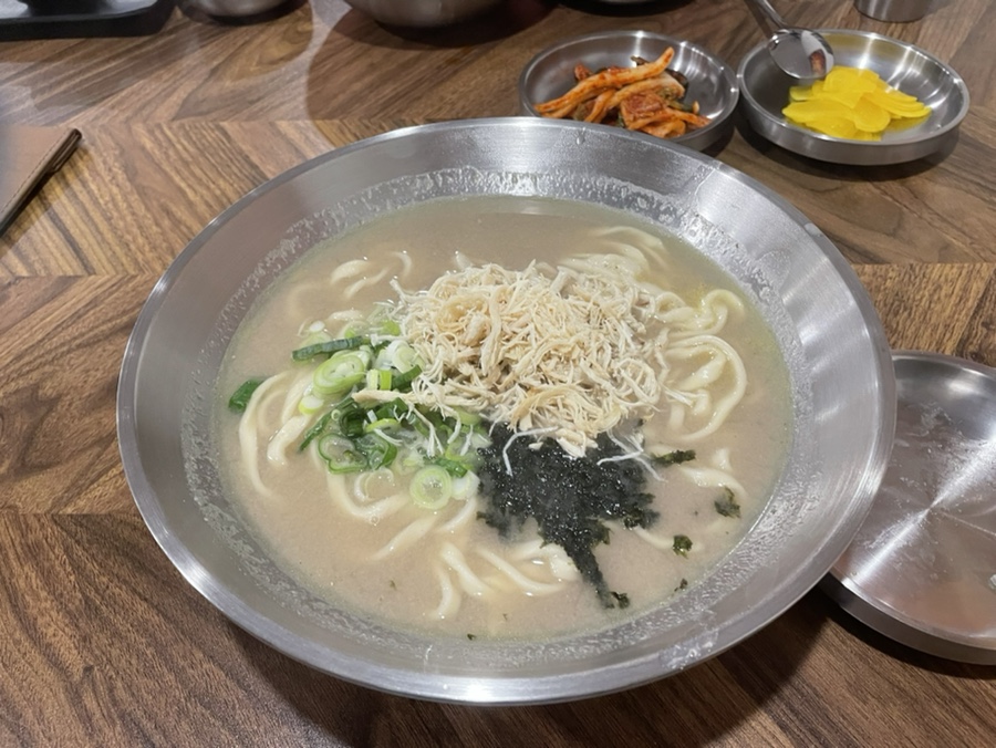 한끼닭칼국수 롯데백화점마산점 이미지