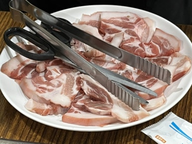 돈돼지백반 이미지