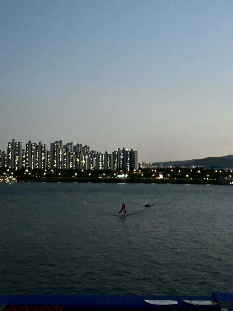 밤의사색 이미지