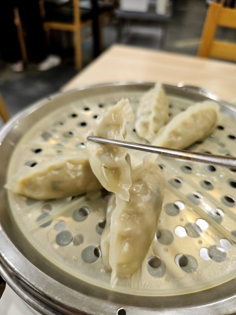 본밀면 이미지