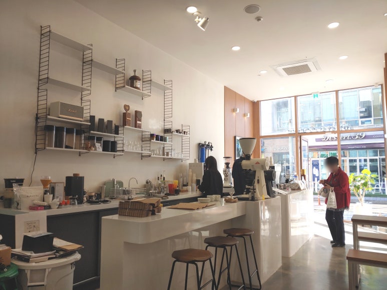 ARTISTS' COFFEE 이미지