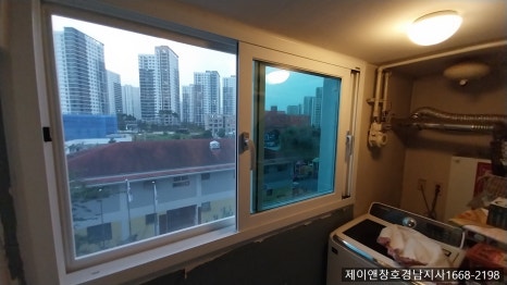 제이샷시.유리 이미지