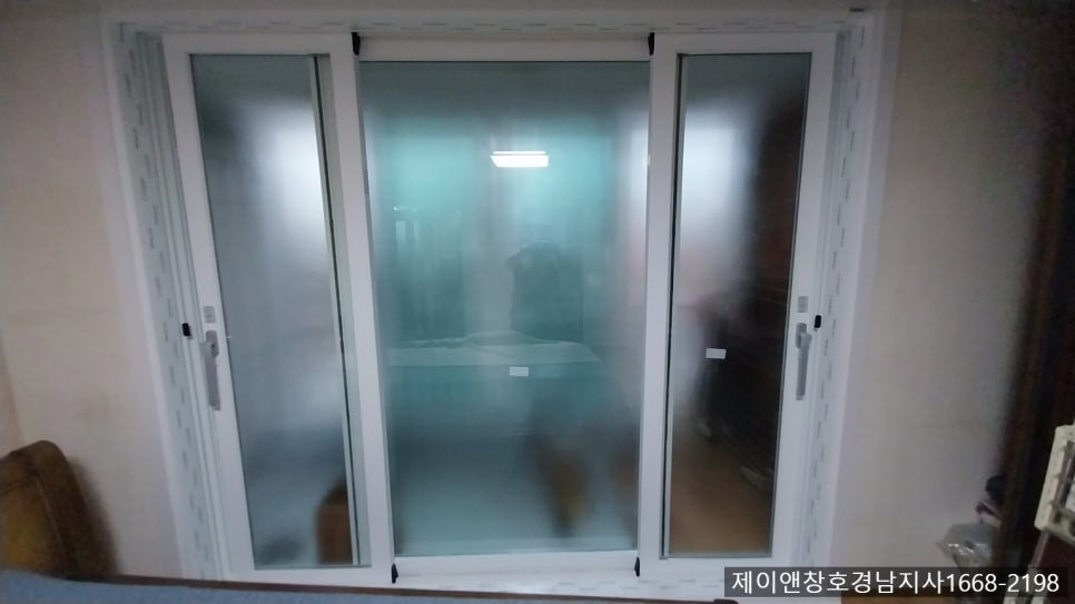 제이샷시.유리 이미지