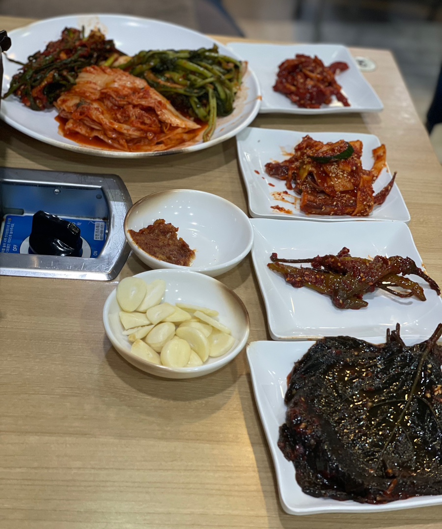 자연석돌구이생삼겹살한우 이미지