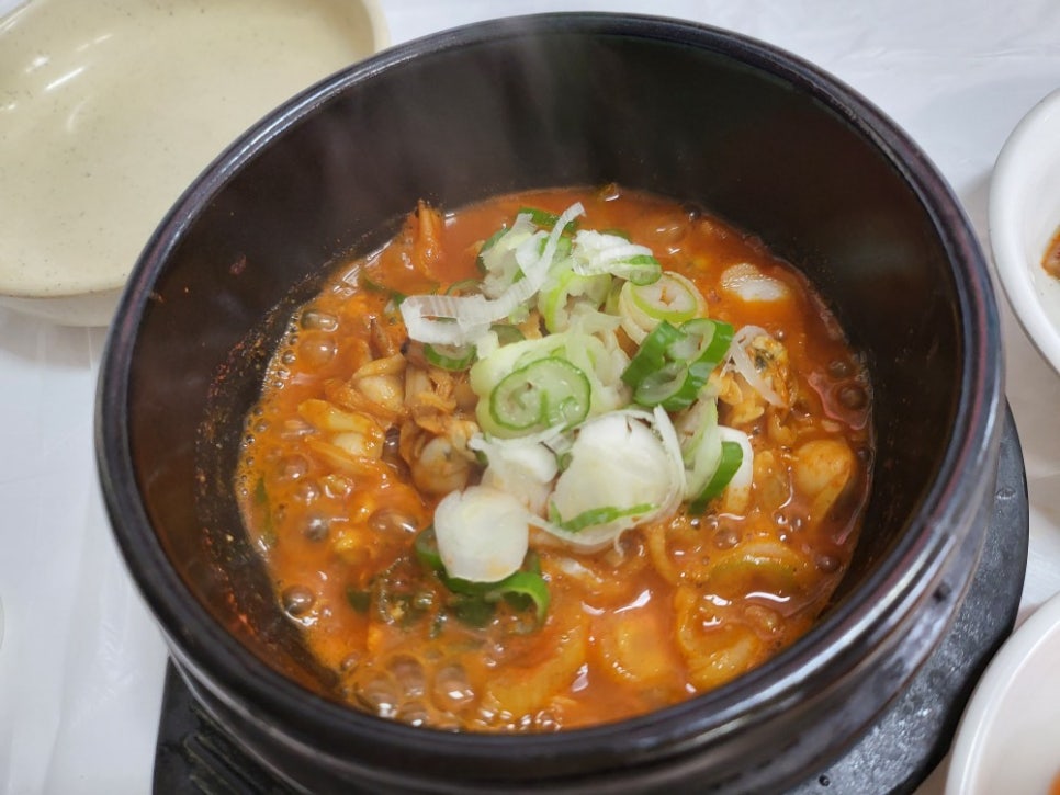 큰무리음식점 이미지