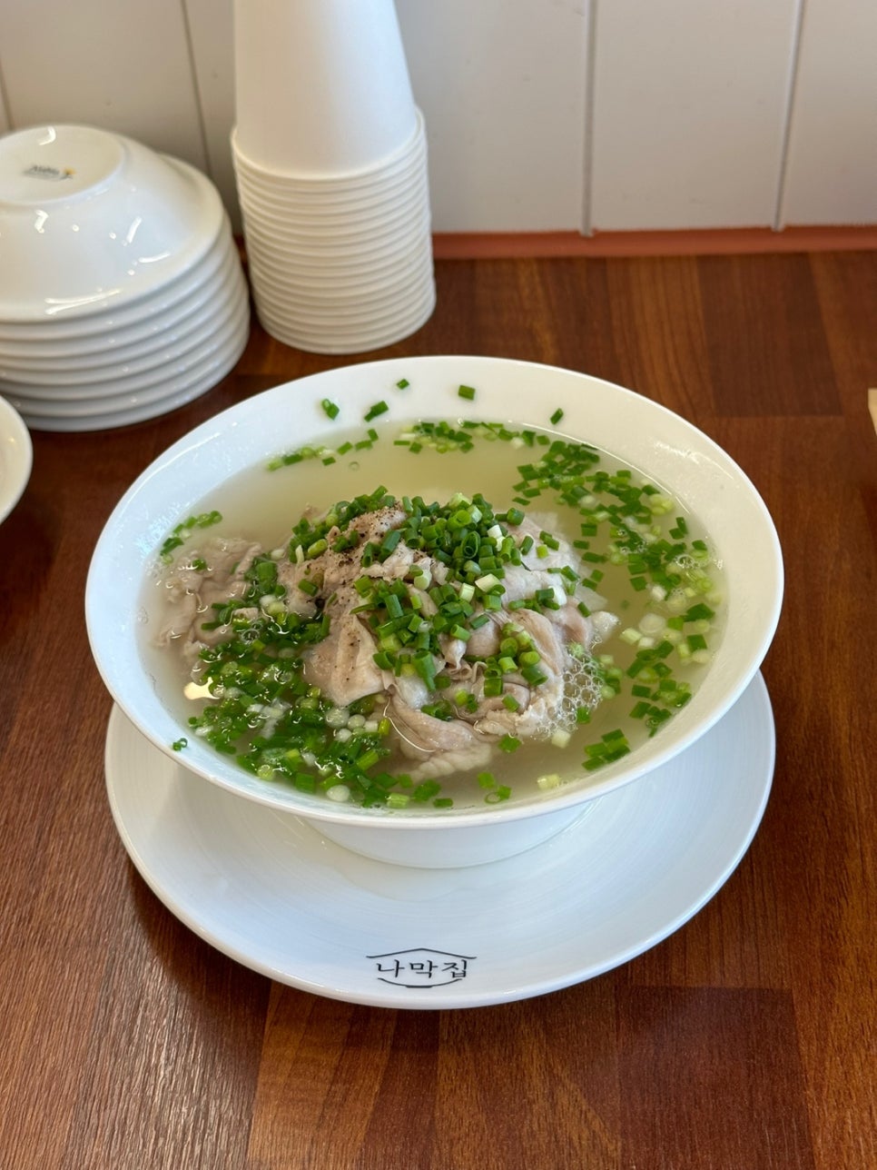 돼지 칼국수 이미지