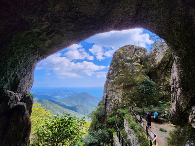 바다위산아래산장 이미지