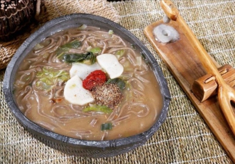 국수랑족발이랑 이미지
