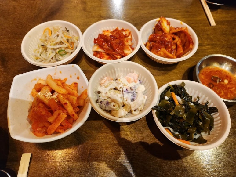 돈돈족발 이미지