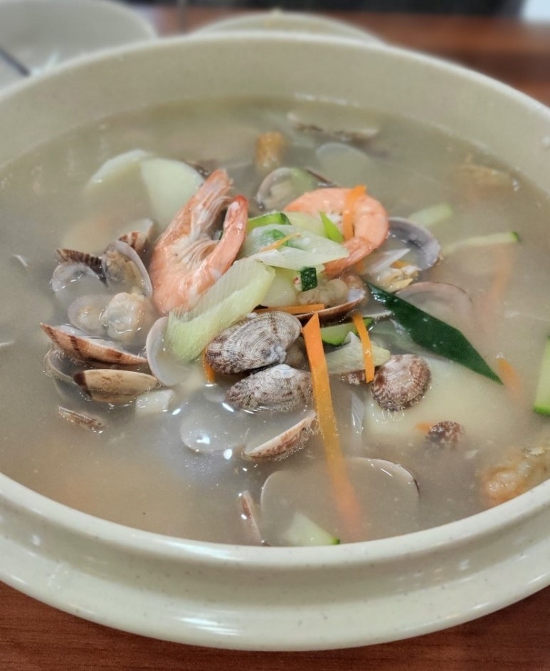 산촌칼국수 이미지