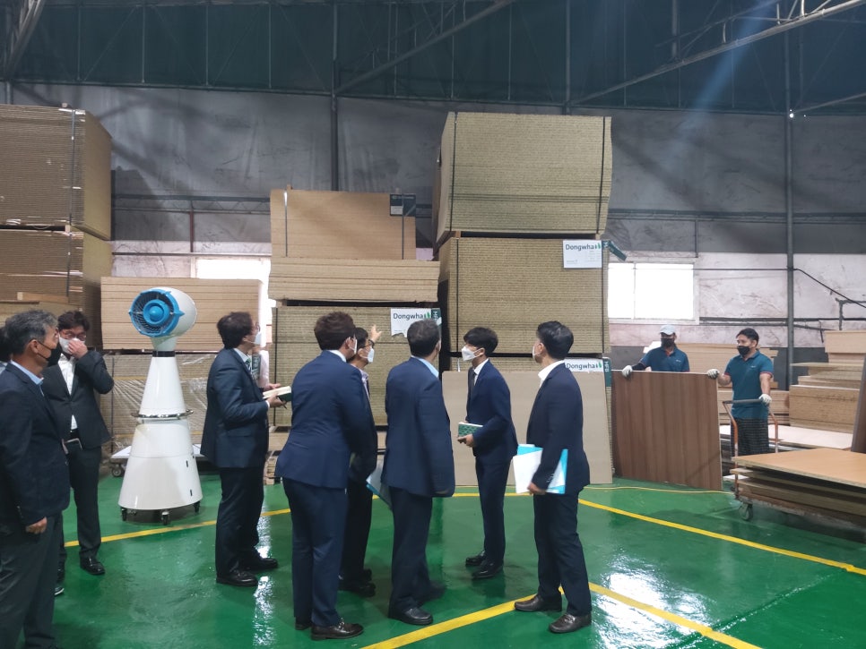 Dongwha, Dongwhask, Dongwhats라는 단어들이 나열된 문장. 각 단어의 의미나 맥락은 불명확하며, 특정한 주제나 내용이 결여된 상태. 단어들 간의 연관성이나 설명이 부족하여 독자가 이해하기 어려운 상황. 이로 인해 문장의 의도나 목적이 불분명하게 남아 있음. 단순한 나열로 인해 정보 전달이 효과적이지 않음.