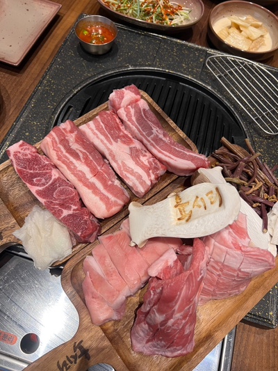 육시리 이미지