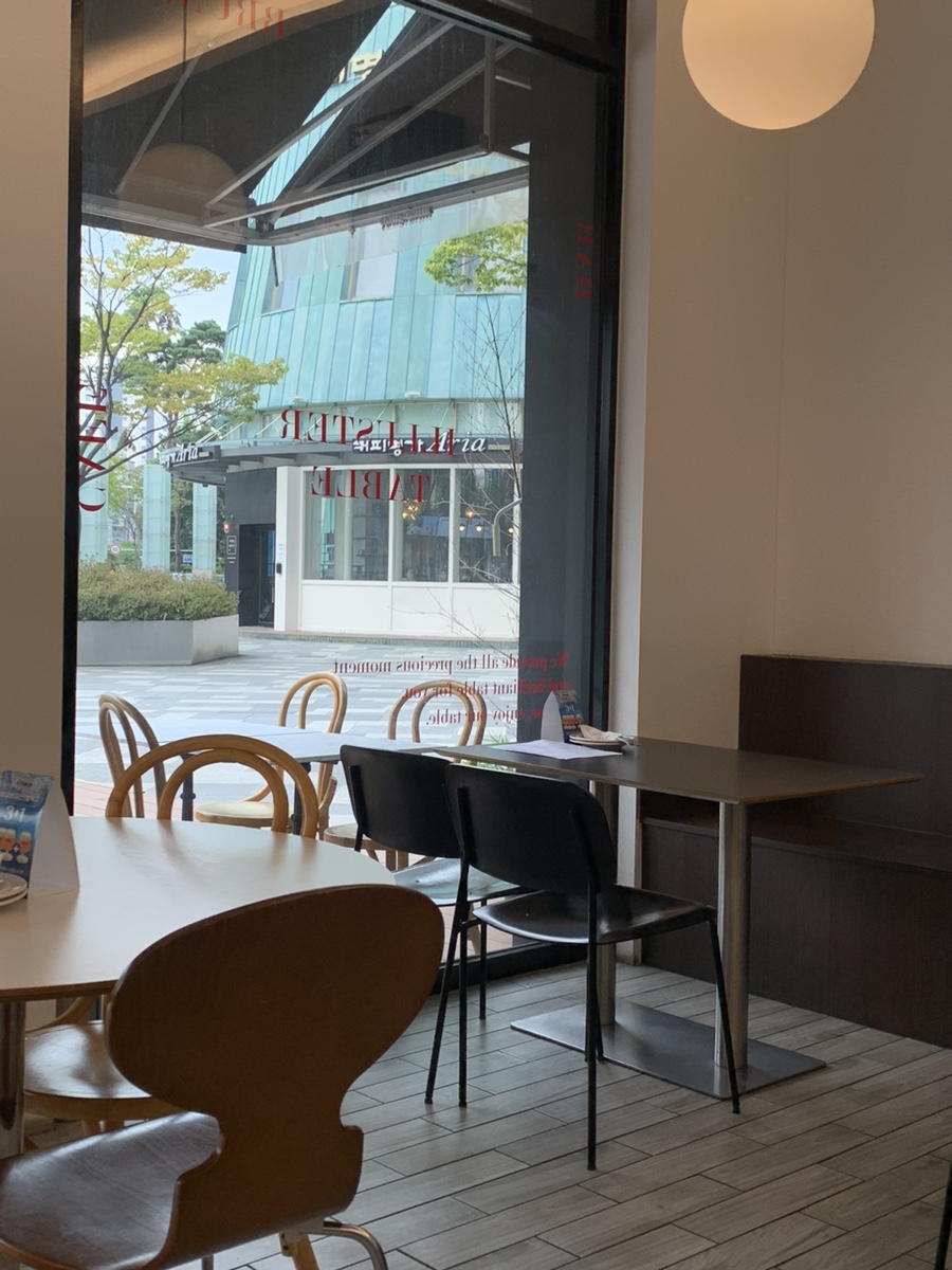 텐퍼센트 커피 죽전역점 이미지