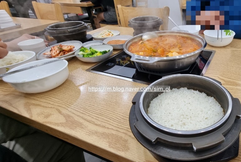 은우네생고기김치찌개 이미지