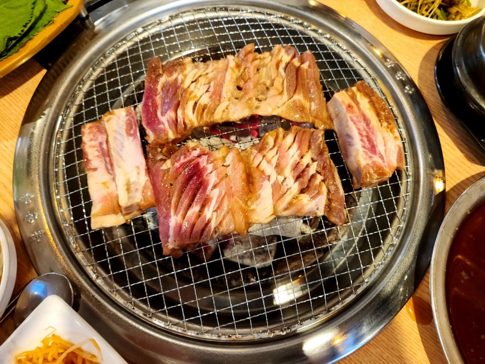 돈돈멍석숯불갈비 이미지