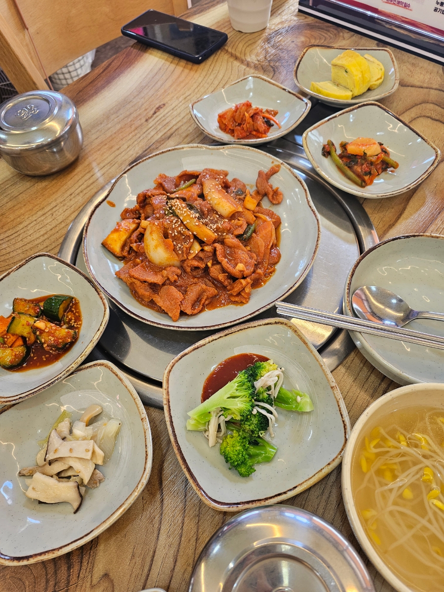 엄마손맛식당 이미지