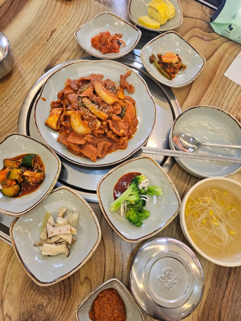 엄마손맛식당 이미지