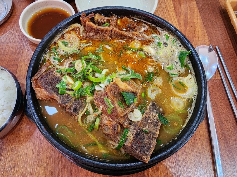달봉아얼큰한뼈해장국 이미지