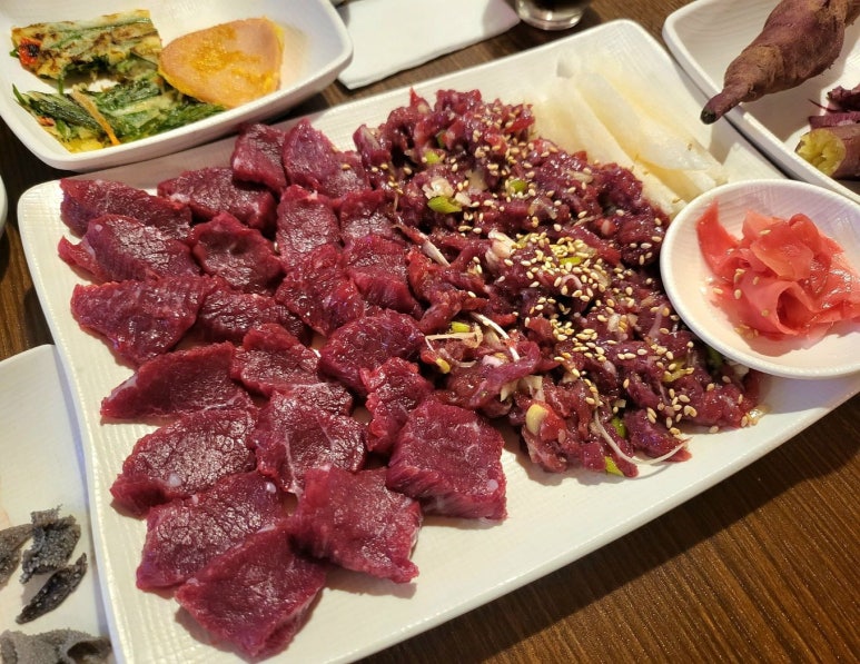 영천생고기육회 이미지
