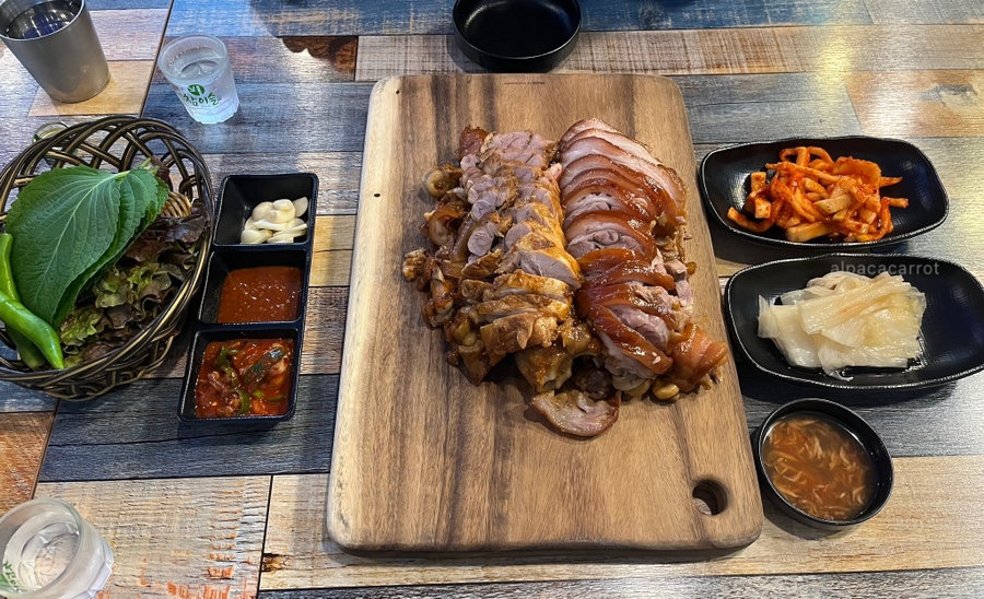 돈돈족발 이미지