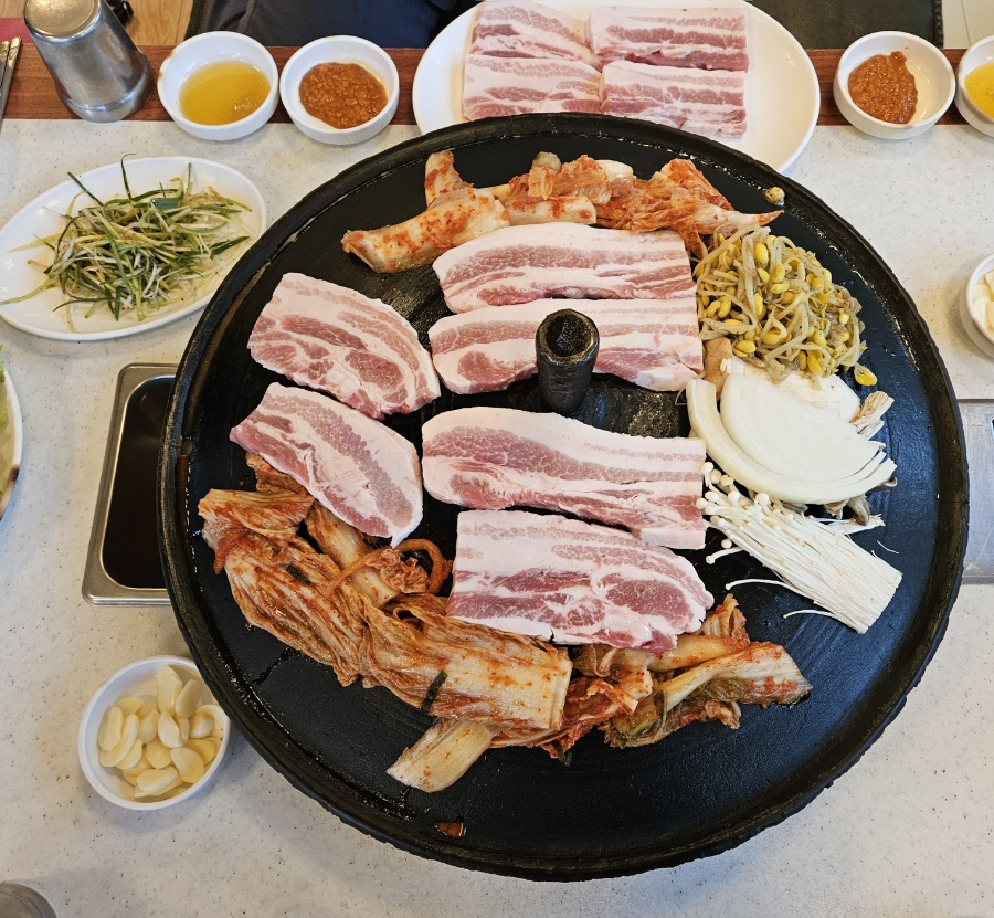 시골가마솥삼겹살 이미지