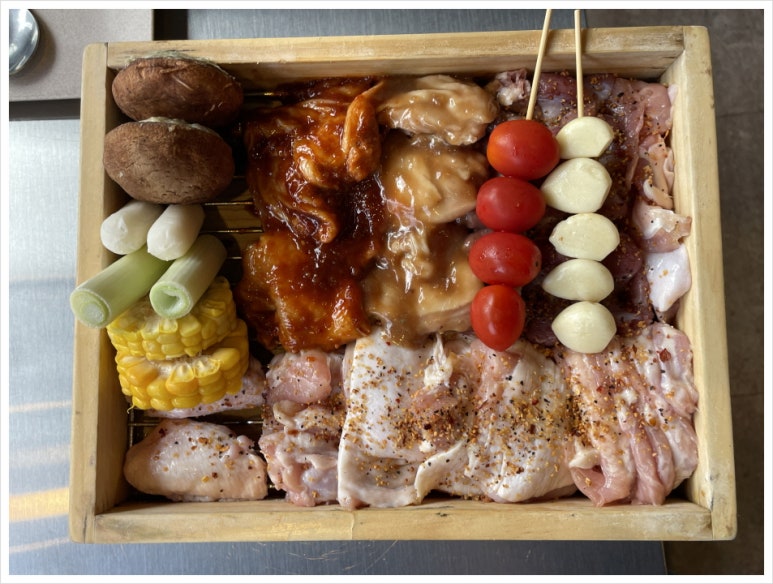 숯불에 구운닭 이미지