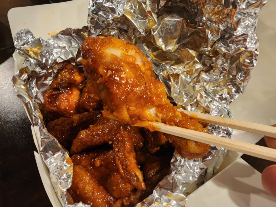 몽이두마리치킨 이미지
