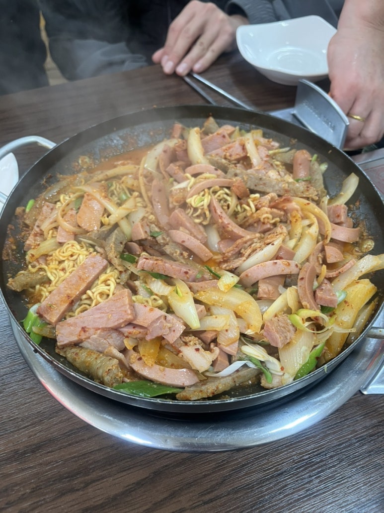 쌍둥이 부대찌개 이미지