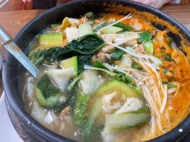 뚝배기보리밥 이미지