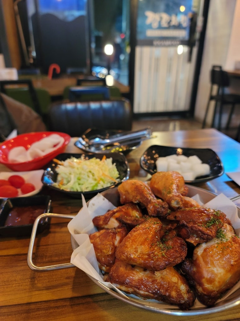깜꼬치킨 이미지