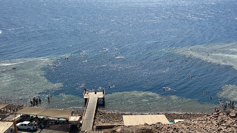 블루홀(BLUE HOLE) 이미지