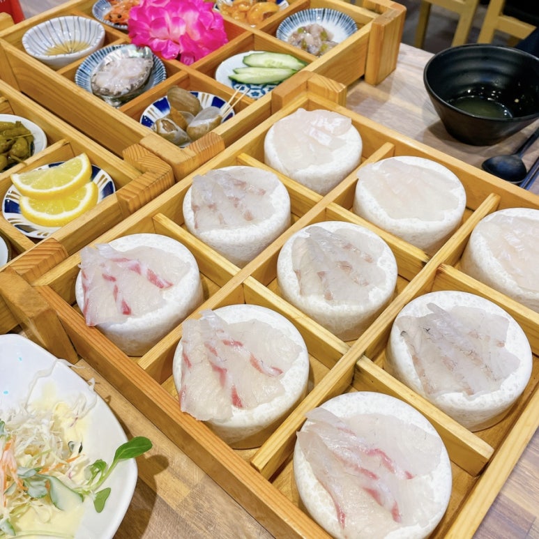 광안대교집씨푸드코스전문광안리독도꽃새우;대게회 이미지