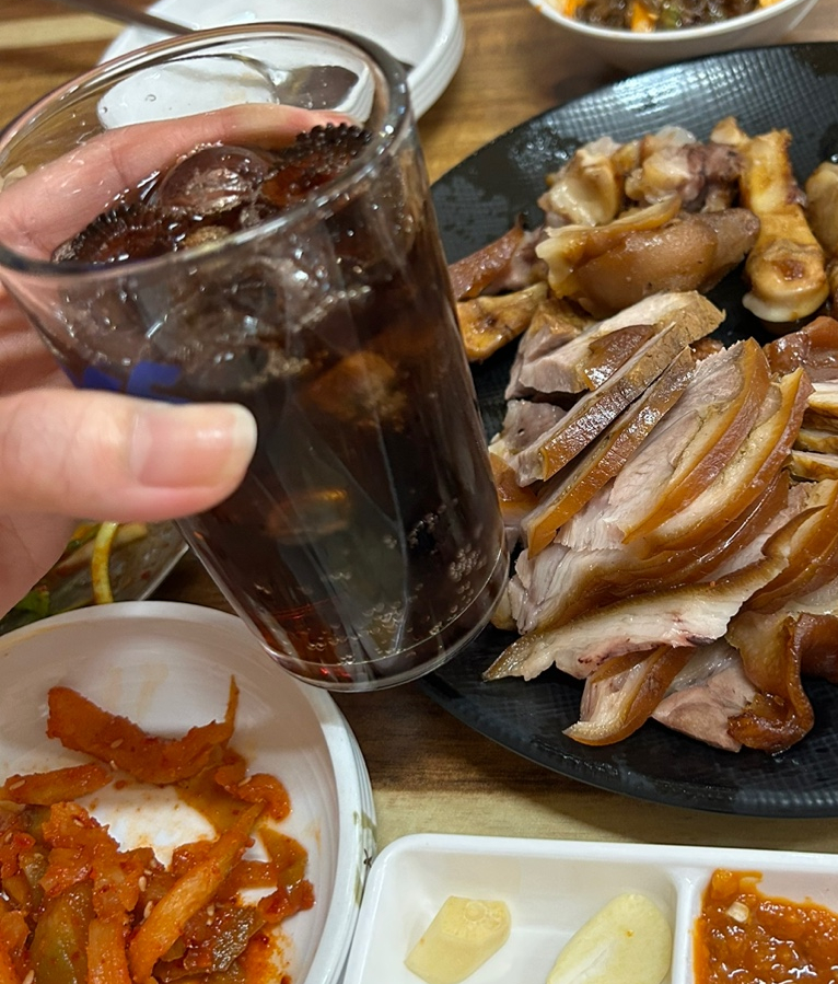 신장터족발돼지국밥 이미지
