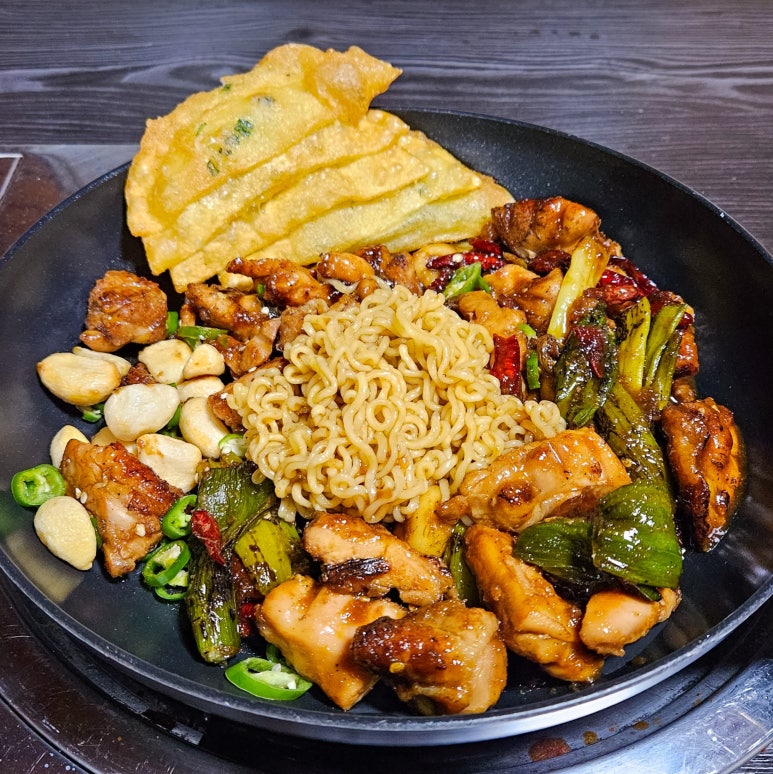 기영이 숯불두마리치킨 광진 자양점 이미지