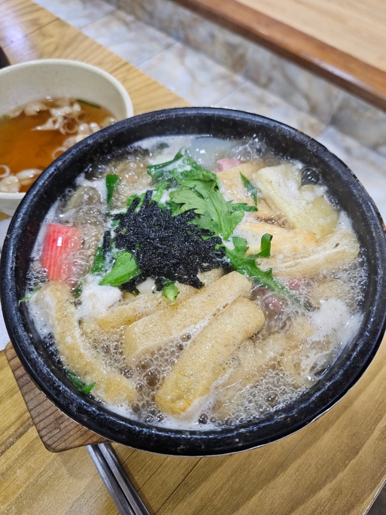 옥돌손국수 이미지